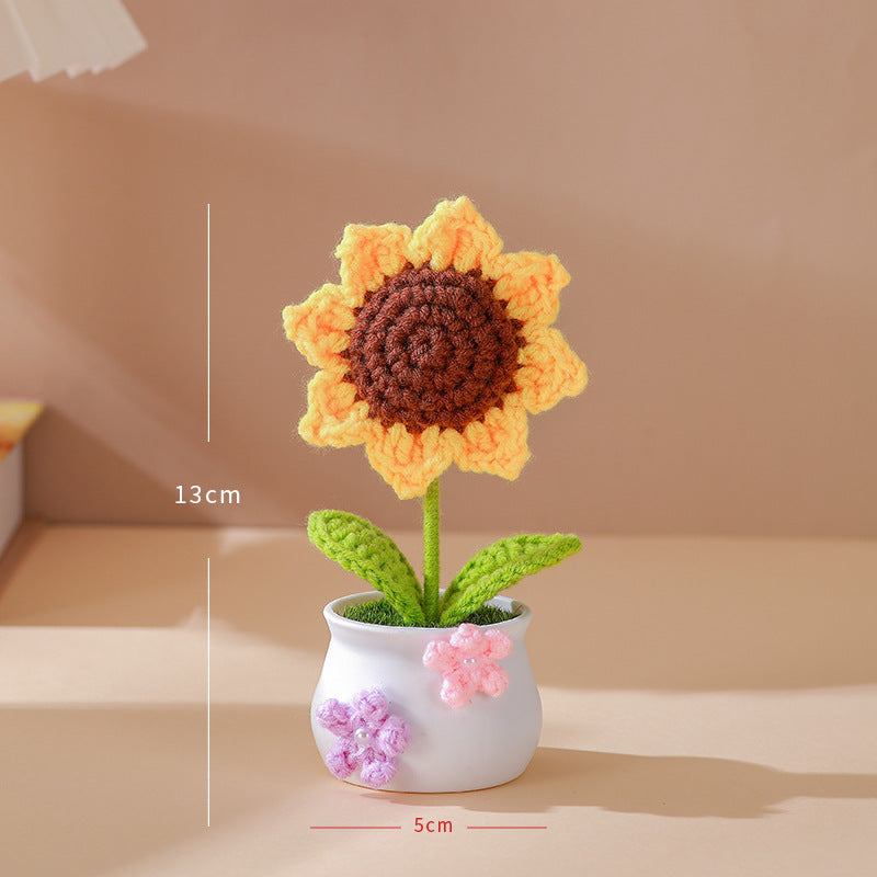 Set di vasi di fiori colorati lavorati all'uncinetto a mano con espositore