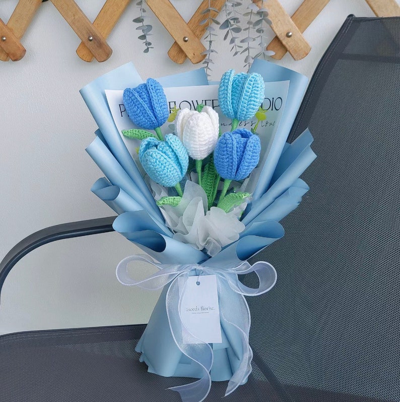 Bouquet di tulipani fatto a mano all'uncinetto, regalo per fidanzata, mamma, compleanno