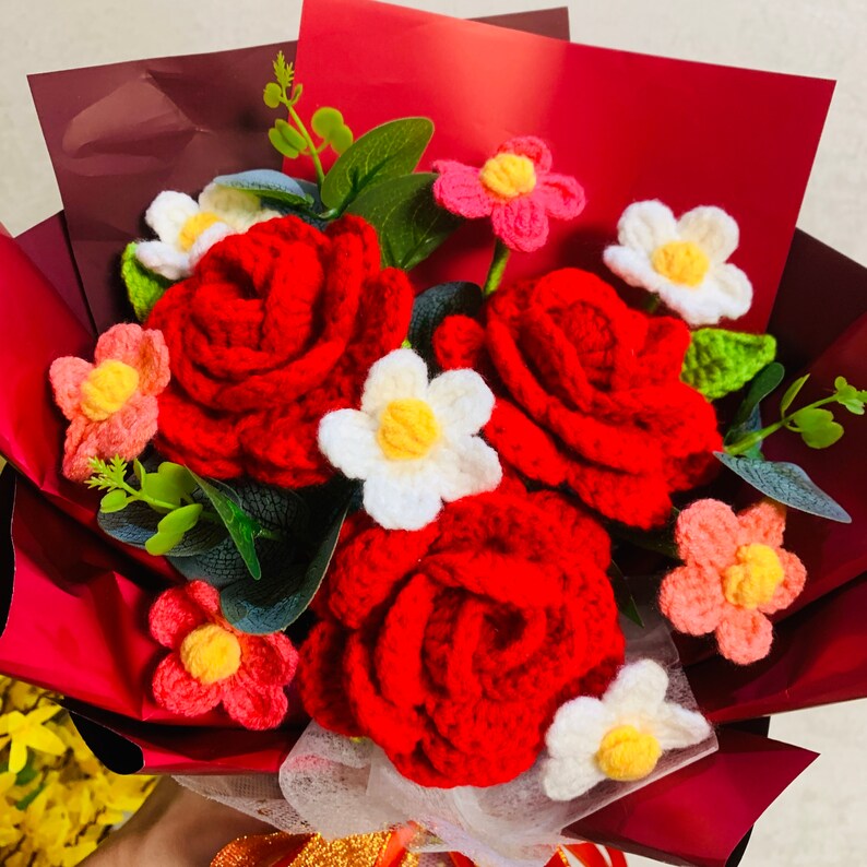 Crochet flowers bouquet handmade red rose flower ornaments cute A bunch of flower Anniversary bouquet Gift for her
