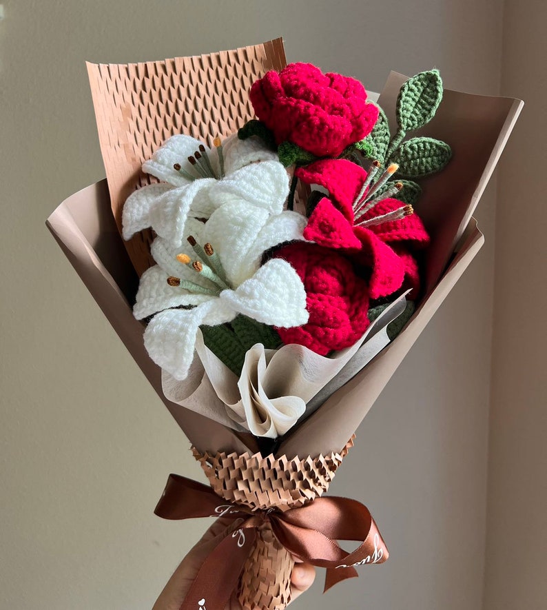 Hand-crocheted Flower Bouquet Handmade Rose Lily Bouquet A Timeless Gift