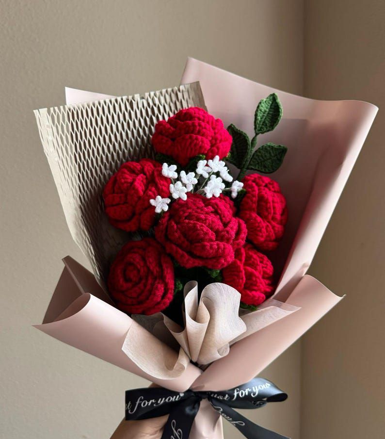 Hand-crocheted Flower Bouquet Handmade Rose Lily Bouquet A Timeless Gift