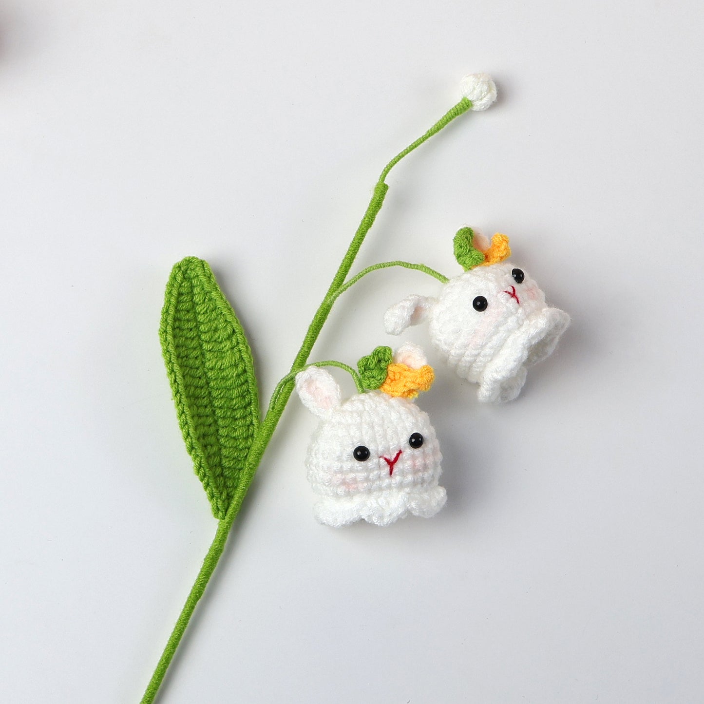 Adorabile bambola all'uncinetto a forma di fiore, carina, vivace e a tua scelta