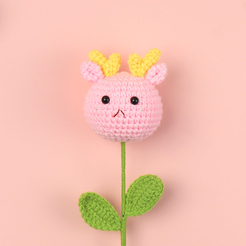Adorabile bambola all'uncinetto a forma di fiore, carina, vivace e a tua scelta