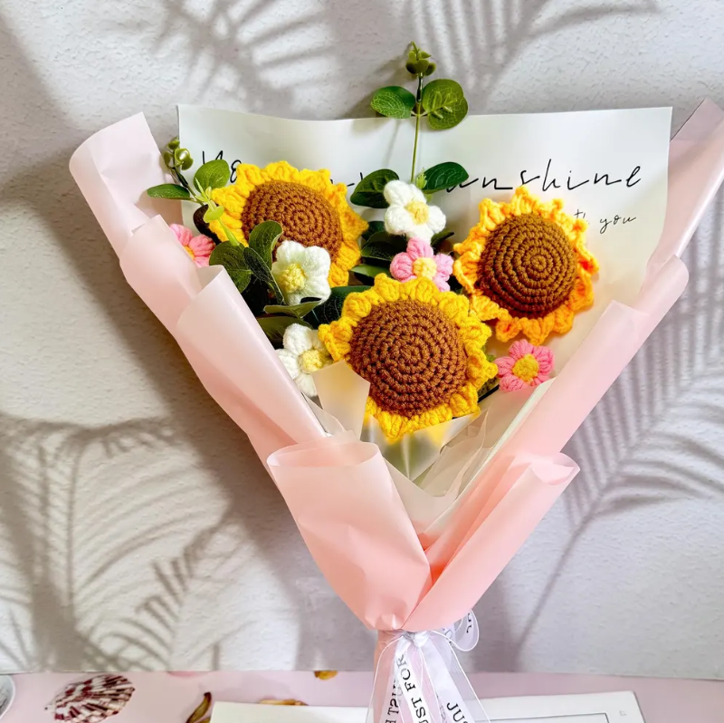 Bouquet di fiori vivaci all'uncinetto fatto a mano, un regalo delizioso
